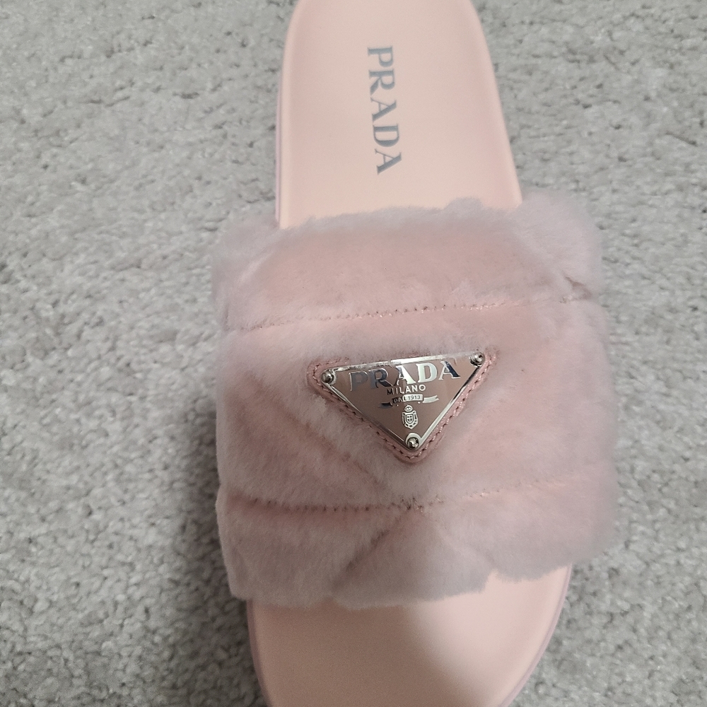 Prada shoes - Picture 4 of 8
